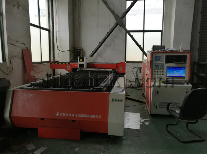 laser cutting machine